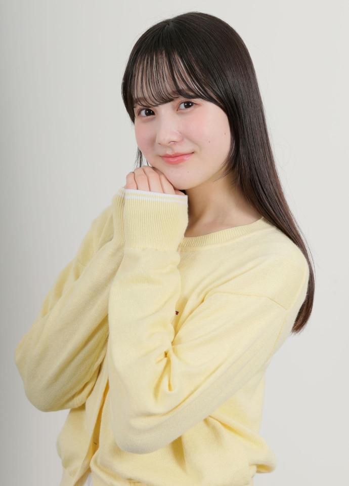 　ポーズをとる本田紗来（撮影・棚橋慶太）