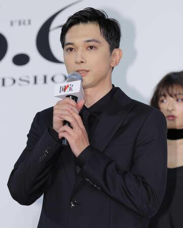 　あいさつする吉沢亮（撮影・吉澤敬太）