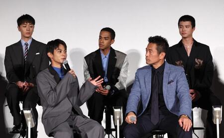 　ドラマのイベントに登場した（左から）犬飼貴丈、神尾楓珠、草間リチャード敬太、内野聖陽、渡辺碧斗（撮影・佐々木彰尚）