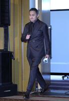 　新ＣＭ発表会に登場した渡辺謙（撮影・佐々木彰尚）