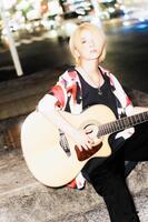 　シンガー・ソングライターの心愛（ＫＯＫＯＮＡ）