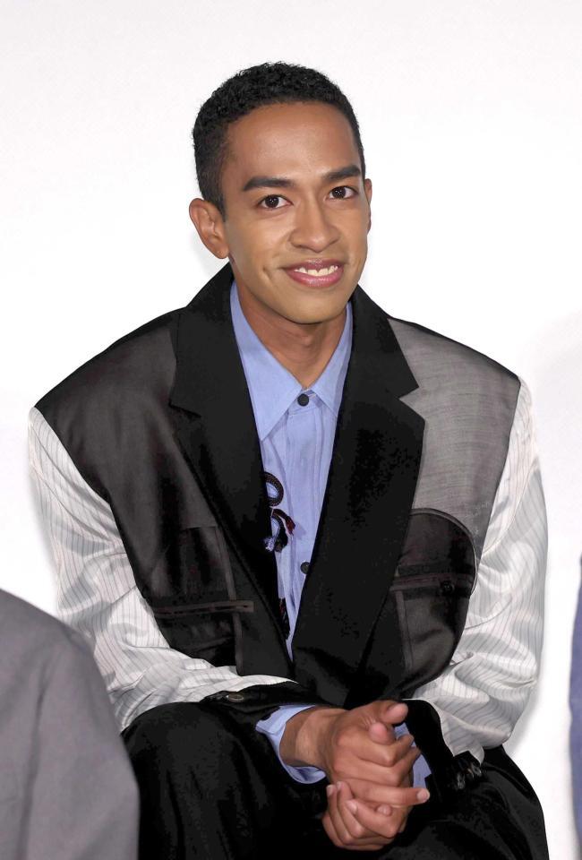 　笑顔を見せる草間リチャード敬太（撮影・佐々木彰尚）