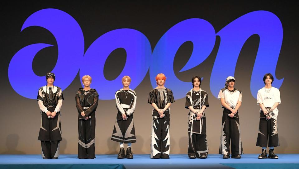 　決定したａｏｅｎのデビューメンバー（左から）優樹、琉楓、礼央、京助、颯太、雅久、ハク（撮影・佐藤厚）
