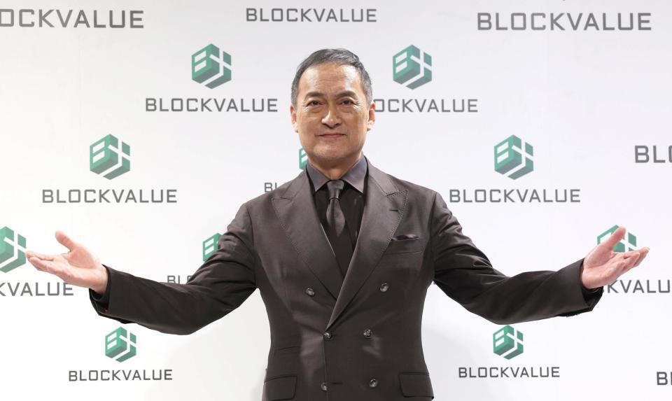 　新ＣＭ発表会に登場した渡辺謙（撮影・佐々木彰尚）