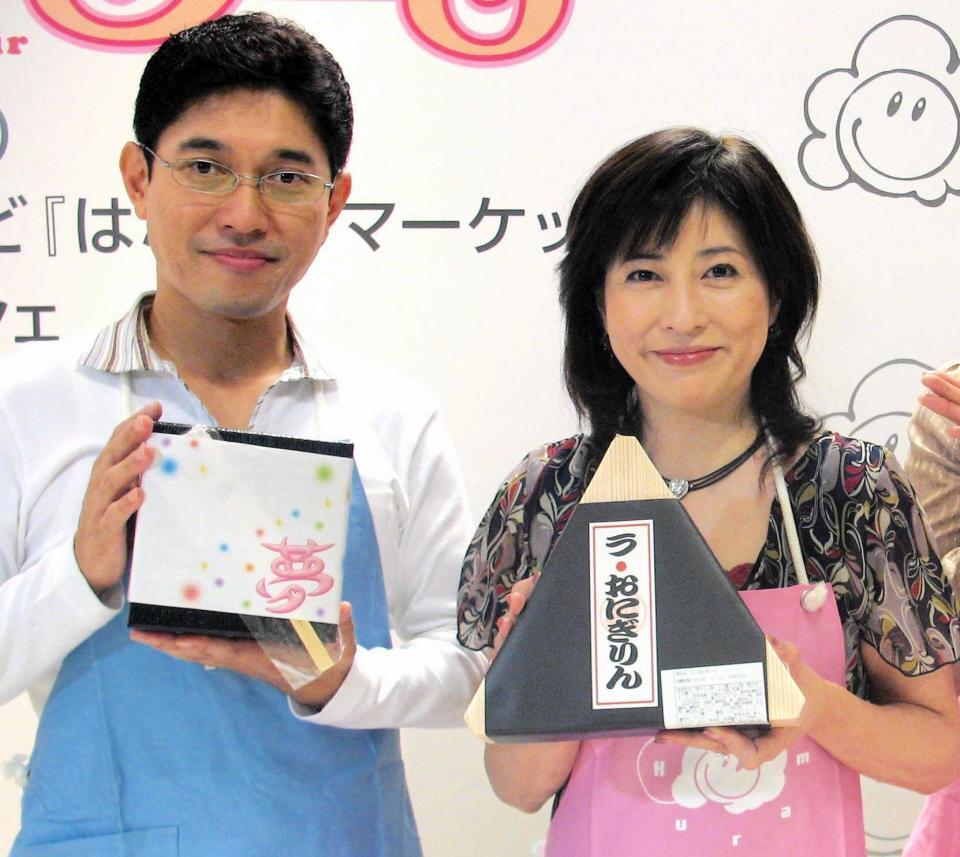 　イベントで薬丸裕英と共演した岡江久美子さん＝２００６年１０月２日