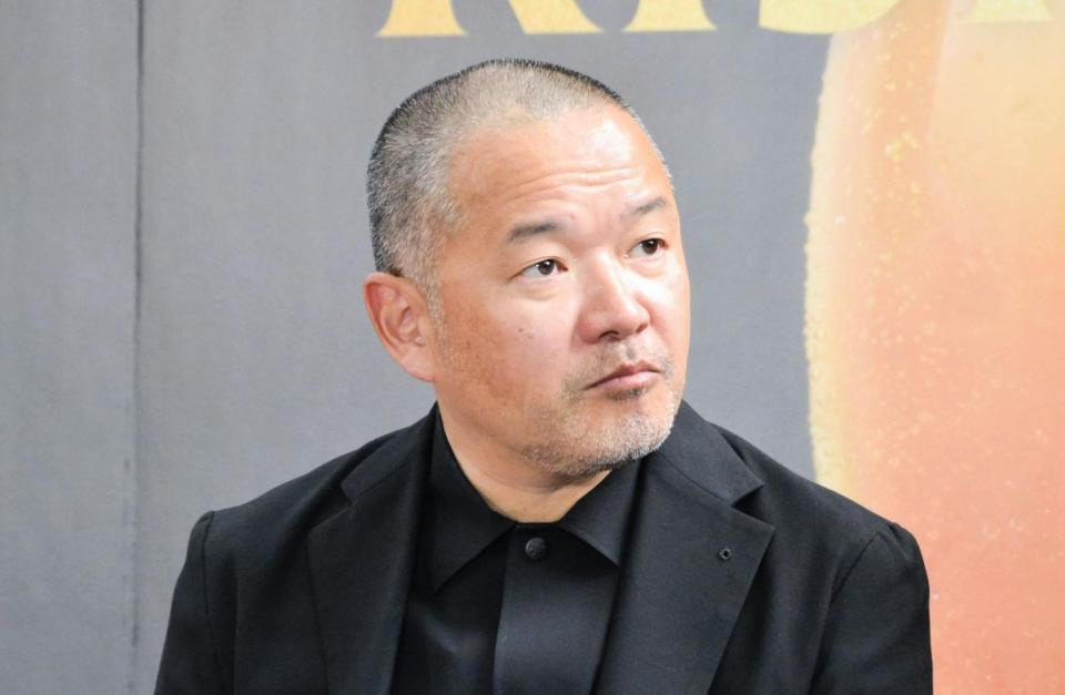 　サントリー「ザ・プレミアム・モルツ　マスターズドリーム」ＲＩＳＩＮＧ　ＢＡＬＬ　ＢＡＲオープニング記念ＰＲイベントに登場した大根仁氏