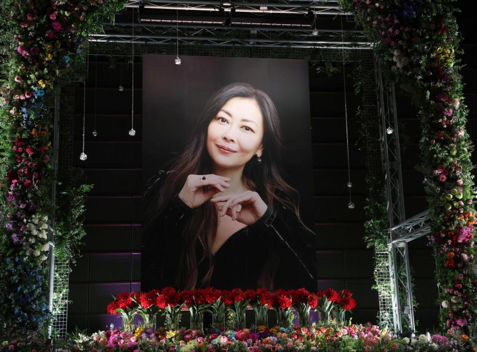 　中山美穂さんのお別れ会の祭壇