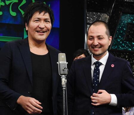 　スリムクラブの真栄田賢（左）と内間政成