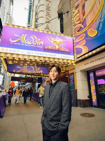 　ブロードウェイでミュージカル「アラジン」を観賞した京本大我　