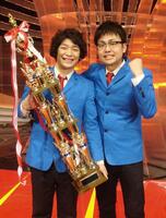 ＮＨＫ上方漫才コンテストで優勝した銀シャリ＝2010年撮影