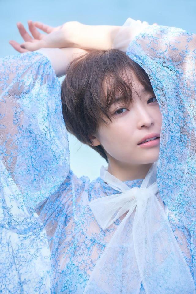 　渡邊渚さん写真集「水平線」（Ⓒ中村和孝／集英社）より