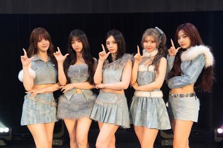 　初のショーケースライブを行ったＭＡＤＥＩＮの（左から）ＳＥＲＩＮＡ、ＹＥＳＥＯ、ＭＡＳＨＩＲＯ、ＮＡＧＯＭＩ、ＭｉＵ　（ｃ）Ｂ　ＺＯＮＥ，Ｉｎｃ．／１４３ｅｎｔｅｒｔａｉｎｍｅｎｔ