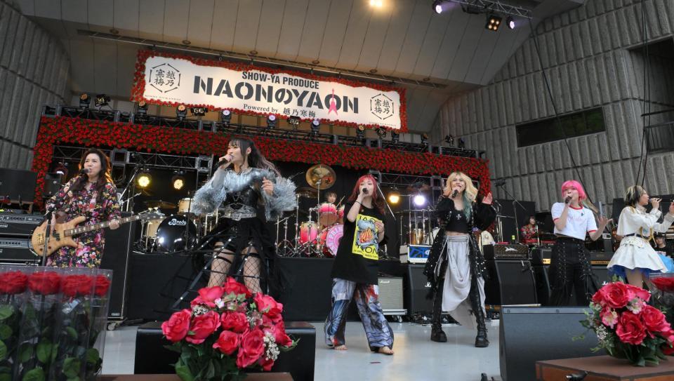 　プリンセス　プリンセスの「ＤＩＡＭＯＮＤ」をコラボレーション。（左から）渡辺敦子、ＡＬＩＣＥ、ｍａｙｕ、寺田恵子、アンジェリーナ１／３、凪希（撮影・伊藤笙子）