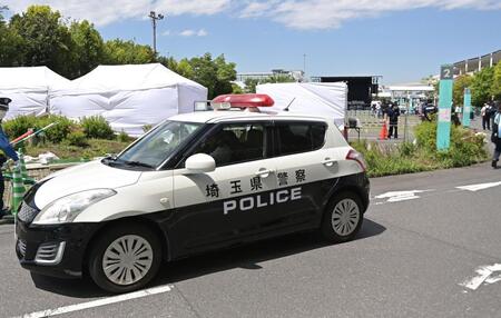 　≠ＭＥｉイベント中止の会場にパトカーも駆けつけた（撮影・持木克友）