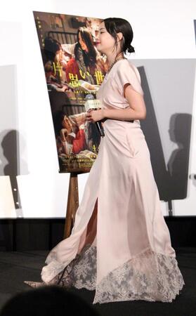 　舞台あいさつに登壇した広瀬すず