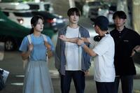 　韓国映画「６時間後に君は死ぬ」メイキングスチール　©２０２４，　Ｍｙｓｔｅｒｙ　Ｐｉｃｔｕｒｅｓ，　ＡＬＬ　ＲＩＧＨＴＳ　ＲＥＳＥＲＶＥＤ