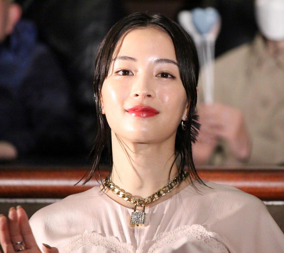 　舞台あいさつに登壇した広瀬すず