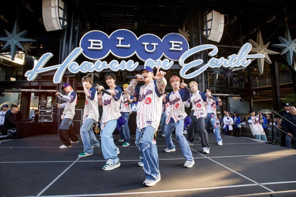 　ドジャー・スタジアムでライブを行ったＪＯ１©ＬＡＰＯＮＥ　ＥＮＴＥＲＴＡＩＮＭＥＮＴ