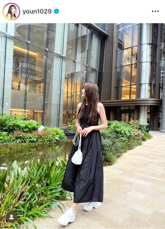 この美肩にみんなうっとり！ヨンアのインスタグラム＠ｙｏｕｎ１０２９より