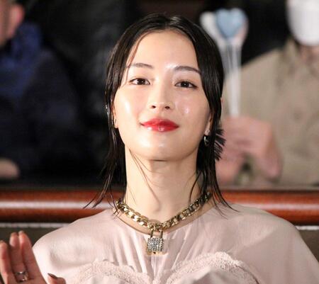 　舞台あいさつに登壇した広瀬すず