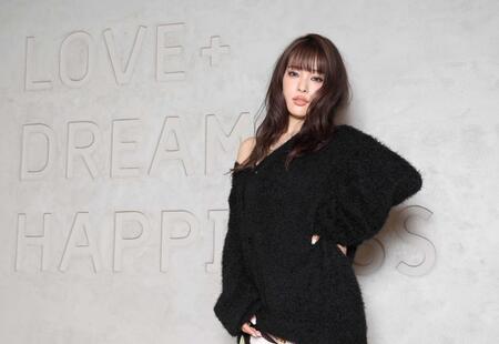 　世界でｆ５ｖｅミュージックを轟かすことを誓ったＭＩＹＵＵ（撮影・佐々木彰尚）