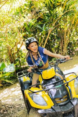 　まぁみ２ｎｄ写真集「ちゃおっすぽいーん」の１カット