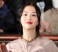 　舞台あいさつに登壇した広瀬すず