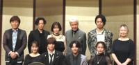 　ミュージカル「ある男」製作発表に登壇した小池徹平（下段右から３番目）