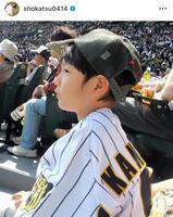 　幼稚園の時の次男が甲子園で。亜希のインスタグラム＠ｓｈｏｋａｔｓｕ０４１４より