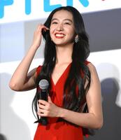 　映画「女神降臨　Ａｆｔｅｒ　プロポーズ編」初日舞台あいさつに登場したＫōｋｉ，（撮影・堀内翔）