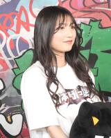 　収録後に行われた取材会に出席した塩月希依音