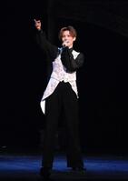 　宝塚退団後初コンサートで熱いステージングの彩風咲奈