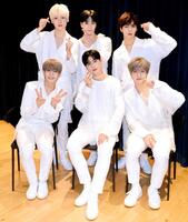 　ＡＳＴＲＯ＝２０１９年２月撮影　日本デビューを発表した当時のＡＳＴＲＯ（前列左から）ＭＪ、チャウヌ、ジンジン、（後列左から）サナ、ムンビン、ラキ