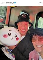 　デートを満喫する小峠英二と千原ジュニア。ジュニアのインスタグラム＠ｃｈｉｈａｒａ＿ｊｒより