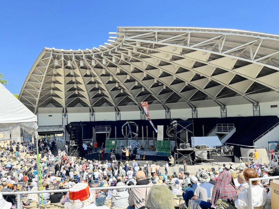 　昨年の『春一番　２０２４』＝服部緑地野外音楽堂