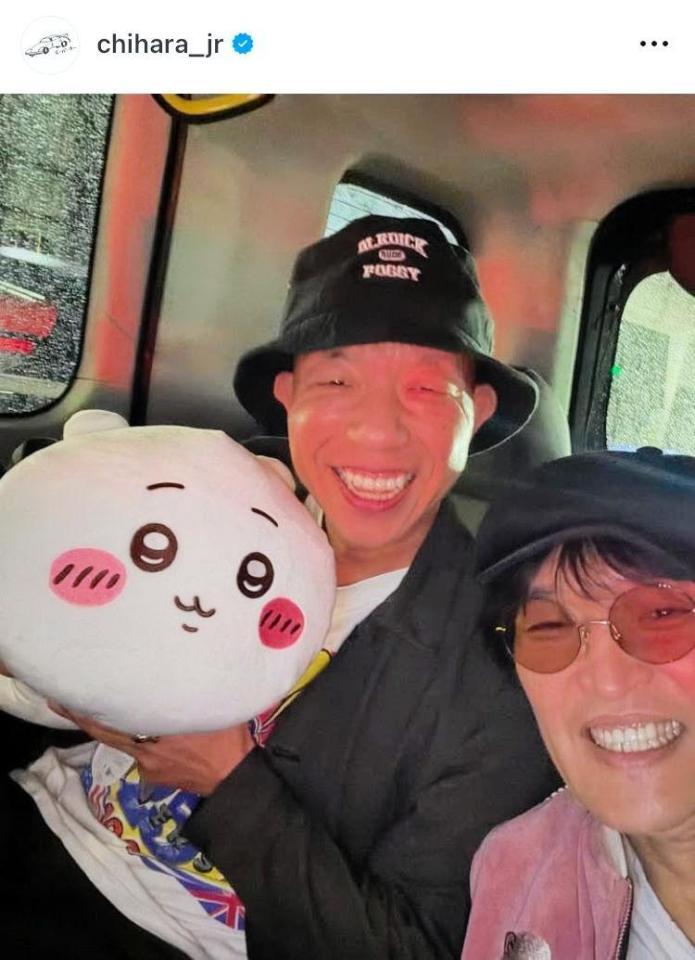 　デートを満喫する小峠英二と千原ジュニア。ジュニアのインスタグラム＠ｃｈｉｈａｒａ＿ｊｒより
