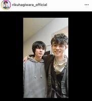 「３年Ａ組」で共演した菅田将暉と。１９年３月の萩原利久のインスタグラム＠ｒｉｋｕｈａｇｉｗａｒａ＿ｏｆｆｉｃｉａｌより