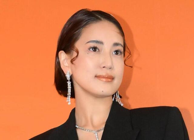 一瞬わからなかった」新婚の28歳美人モデルが激変 騒然「やばい
