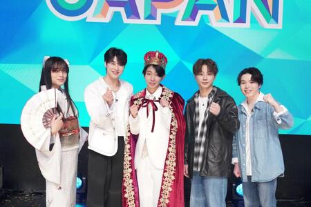 　「ミスタートロット　ジャパン」の決勝に勝ち進んだ（左から）風水ノ里恒彦、ジュノ、島憂樹さん、橋詰昌慧さん、牛島隆太©ＦＡＮＹ　Ｓｔｕｄｉｏ