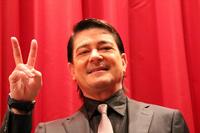 　舞台あいさつに登壇した川平慈英