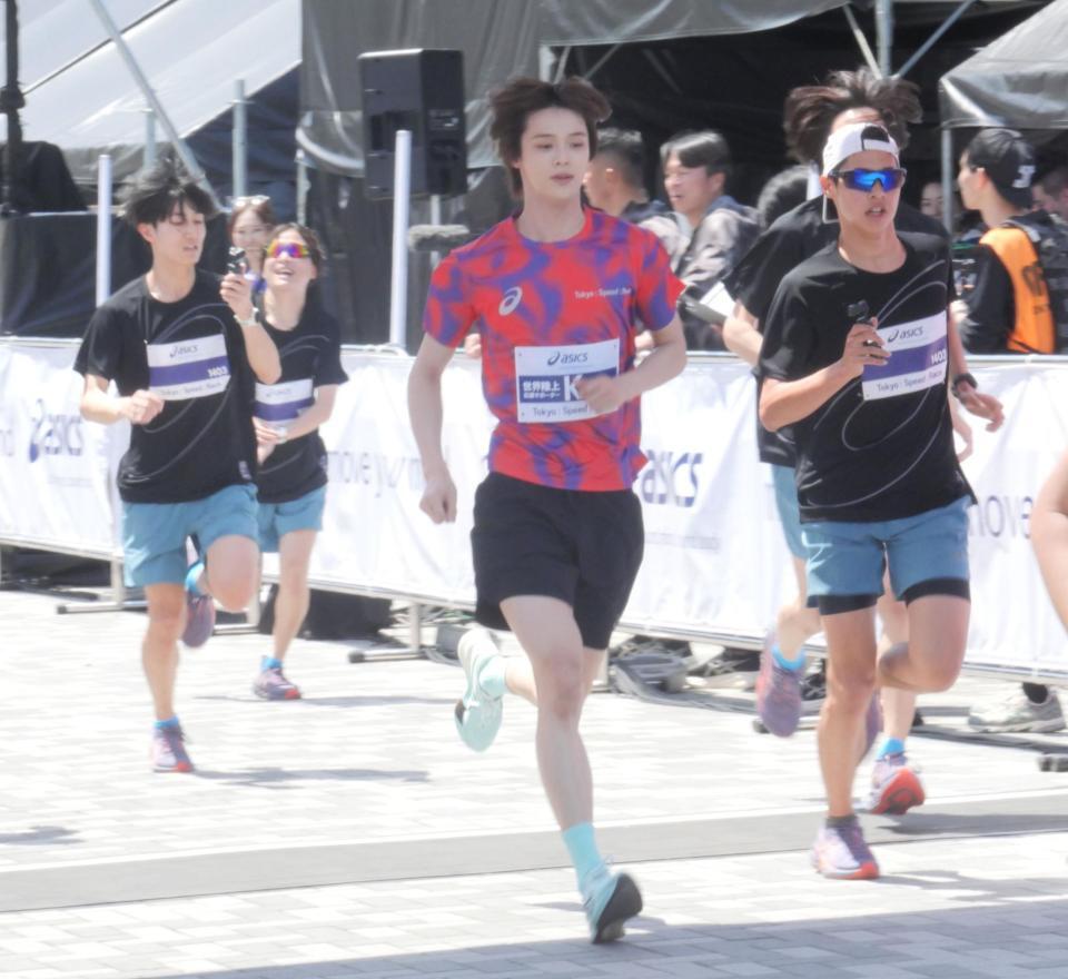 　マラソン中も涼しげな表情のＫ