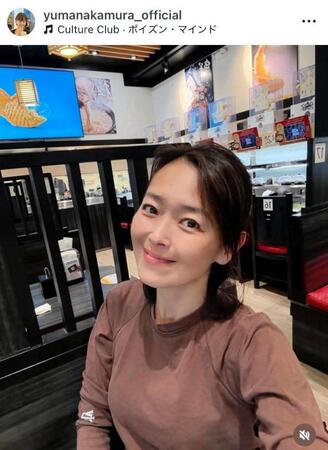 ロスのくら寿司で。中村由真のインスタグラム＠ｙｕｍａｎａｋａｍｕｒａ＿ｏｆｆｉｃｉａｌより