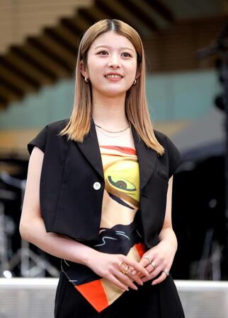 　笑顔を見せる馬場ふみか