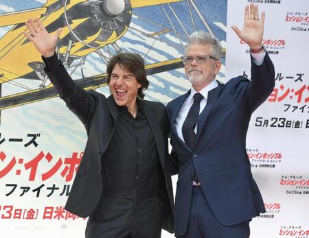 　レッドカーペットイベントに登場したトム・クルーズ（左）とクリストファー・マッカリー監督（撮影・伊藤笙子）