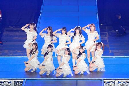 　「この空がトリガー」をパフォーマンスする＝ＬＯＶＥ