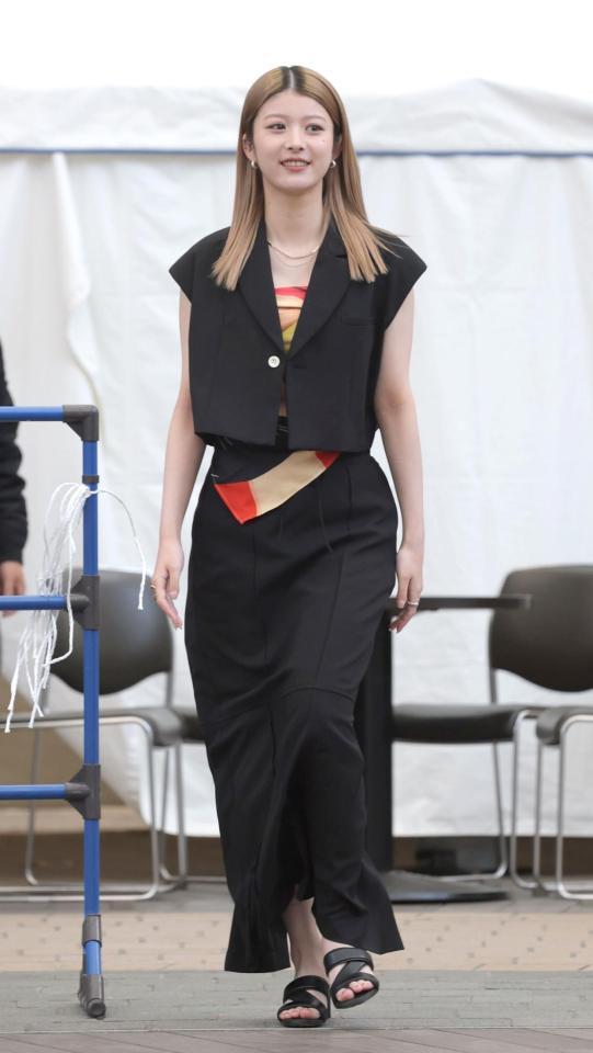 　イベントに登場する馬場ふみか（撮影・西岡正）