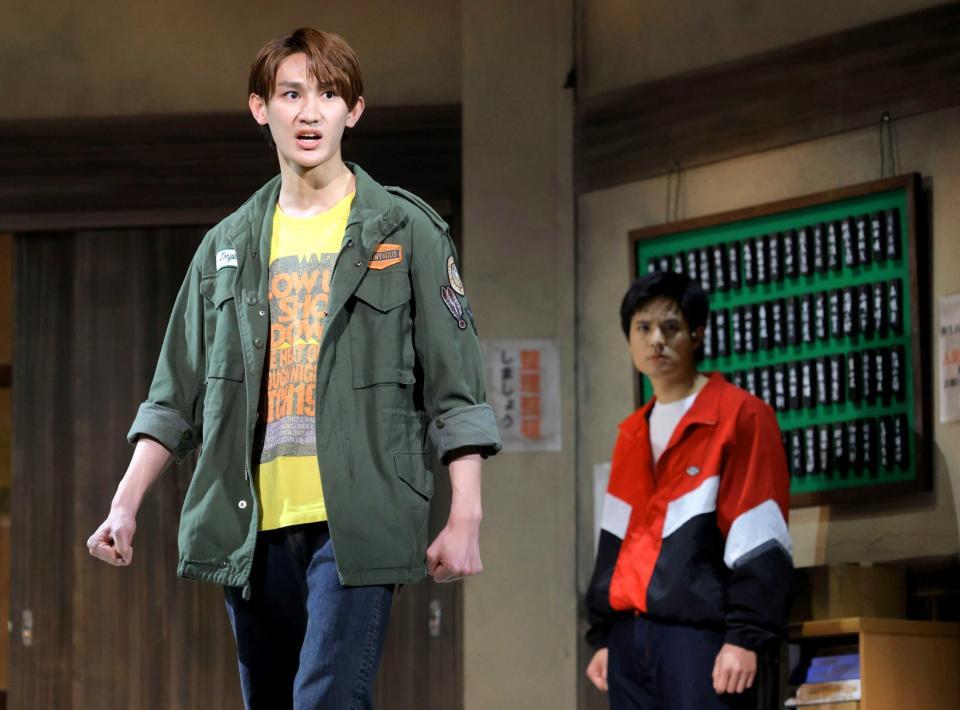 　首都大学の先輩後輩として共演する大内リオン（左）と岡本圭人（撮影・西岡正）