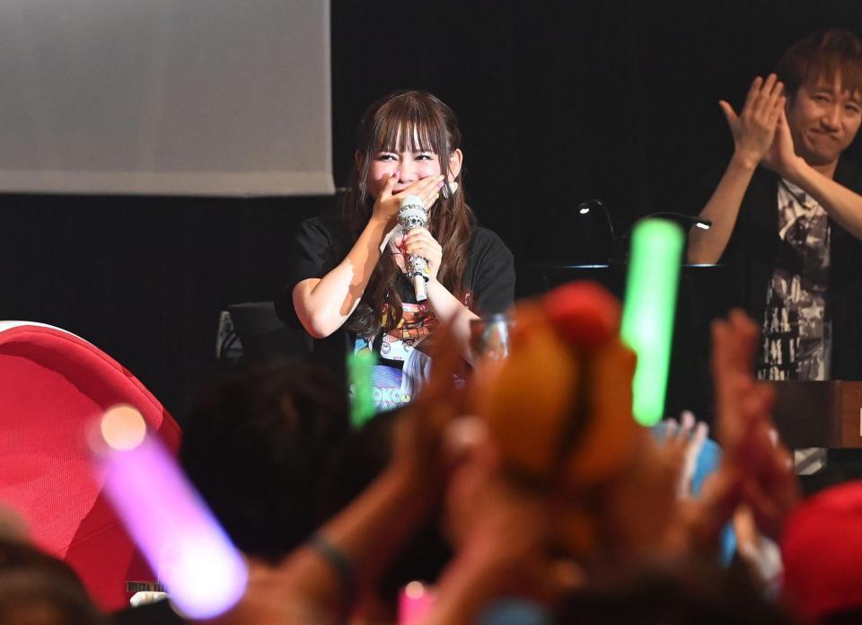 　妊娠を報告しファンの声に感激する中川翔子（撮影・園田高夫）