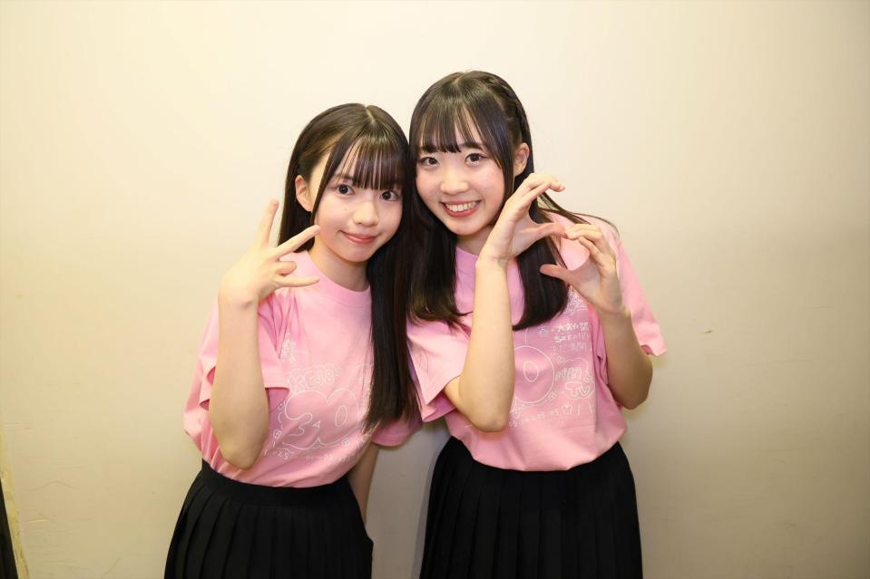 　ＳＫＥ４８の正規メンバーに昇格した長谷川雅（左）と松川みゆ©２０２５　Ｚｅｓｔ，Ｉｎｃ．