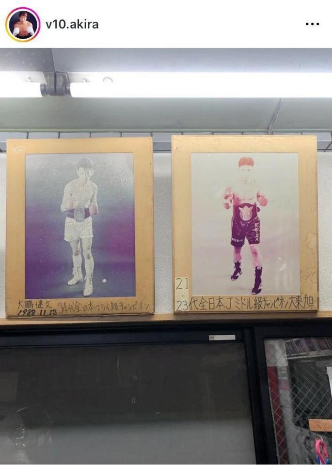 　若き日の大東旭さんの写真。インスタグラム＠ｖ１０．ａｋｉｒａより。